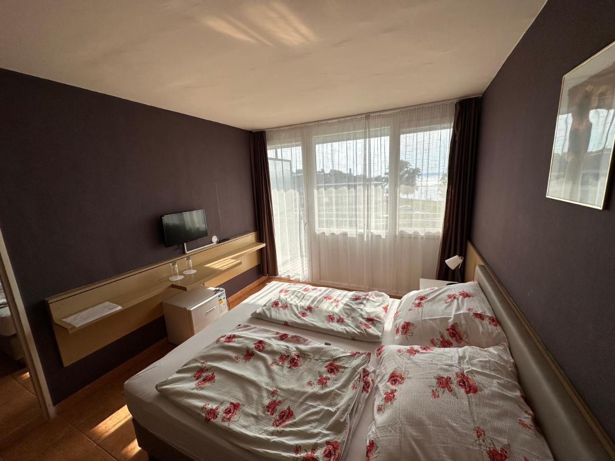 Part Hotel Siófok Exteriér fotografie