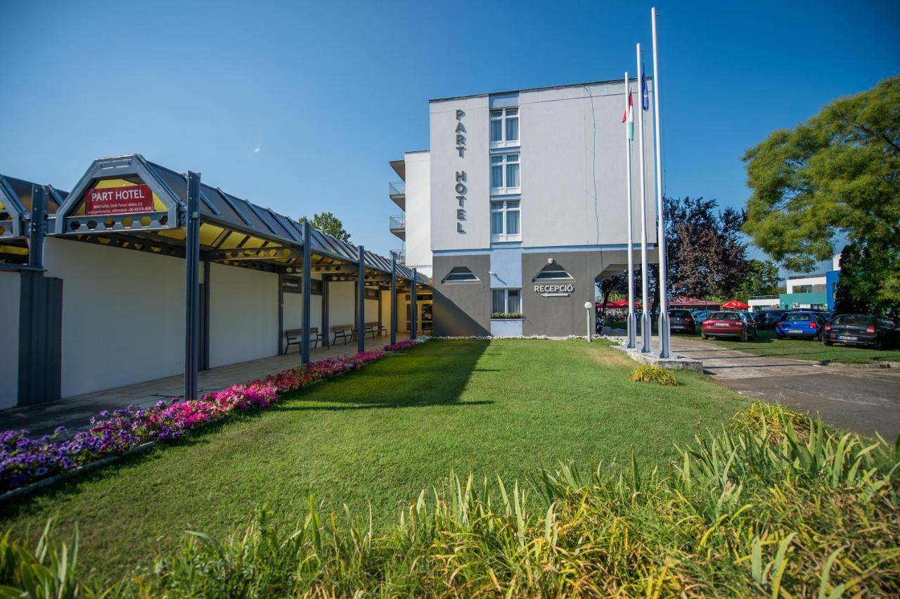 Part Hotel Siófok Exteriér fotografie