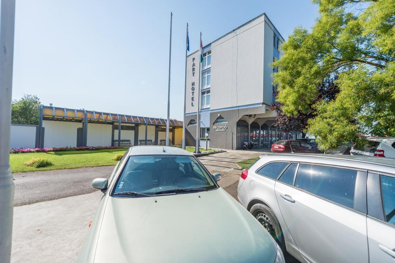 Part Hotel Siófok Exteriér fotografie